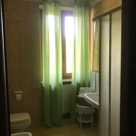 La Rondine לינה וארוחת בוקר